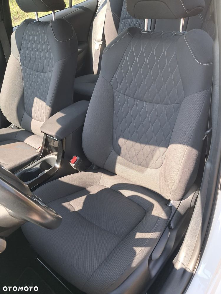 Toyota Corolla 1.6 Active - 19
