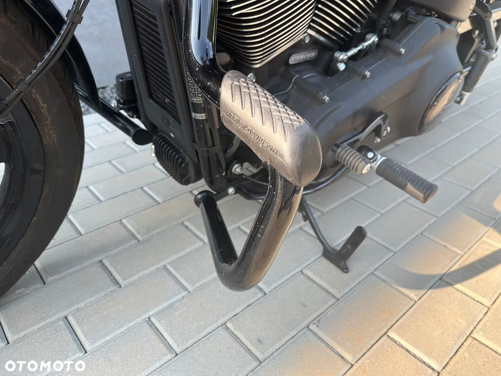 Harley-Davidson Softail Street Bob - 12