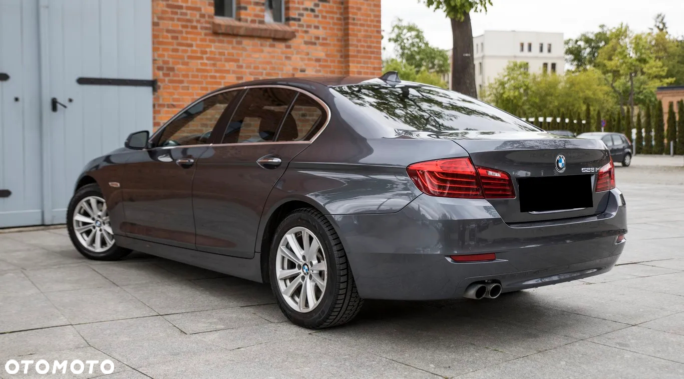 BMW Seria 5 528i - 5