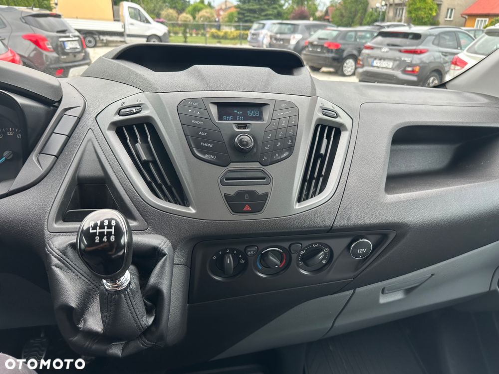 Ford TRANSIT CUSTOM - 11