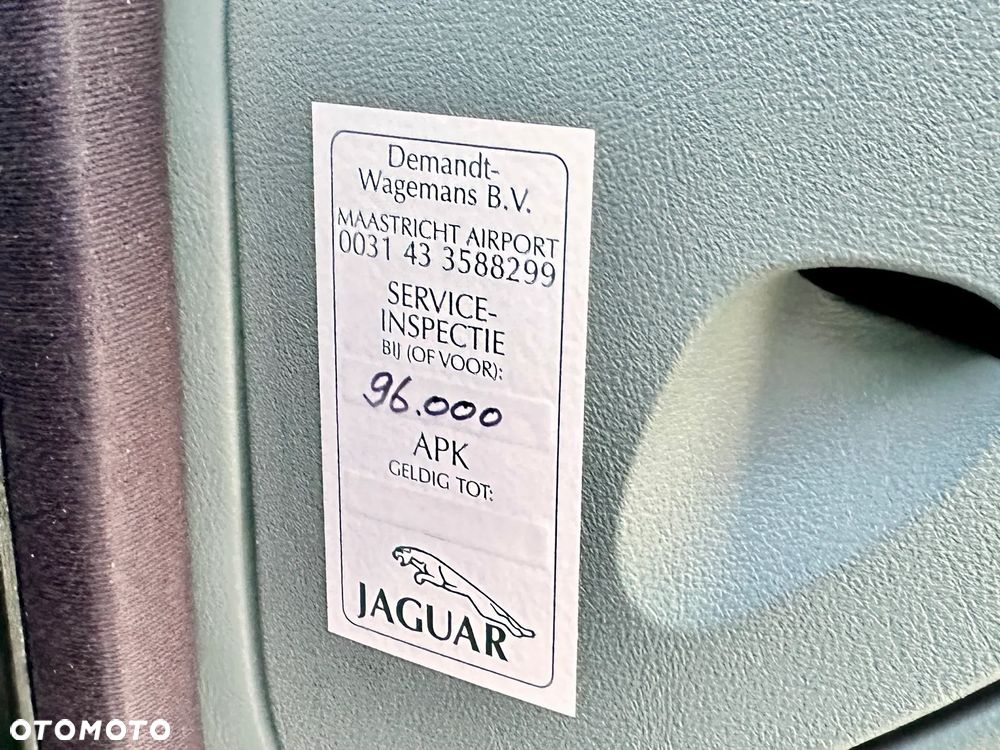 Jaguar XK8 Coupe - 29