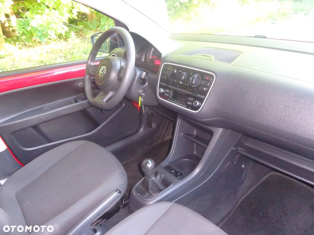 Volkswagen up! move - 12