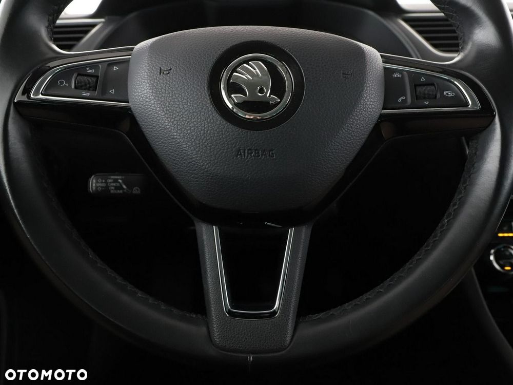 Skoda Superb 2.0 TDI SCR Style DSG - 22