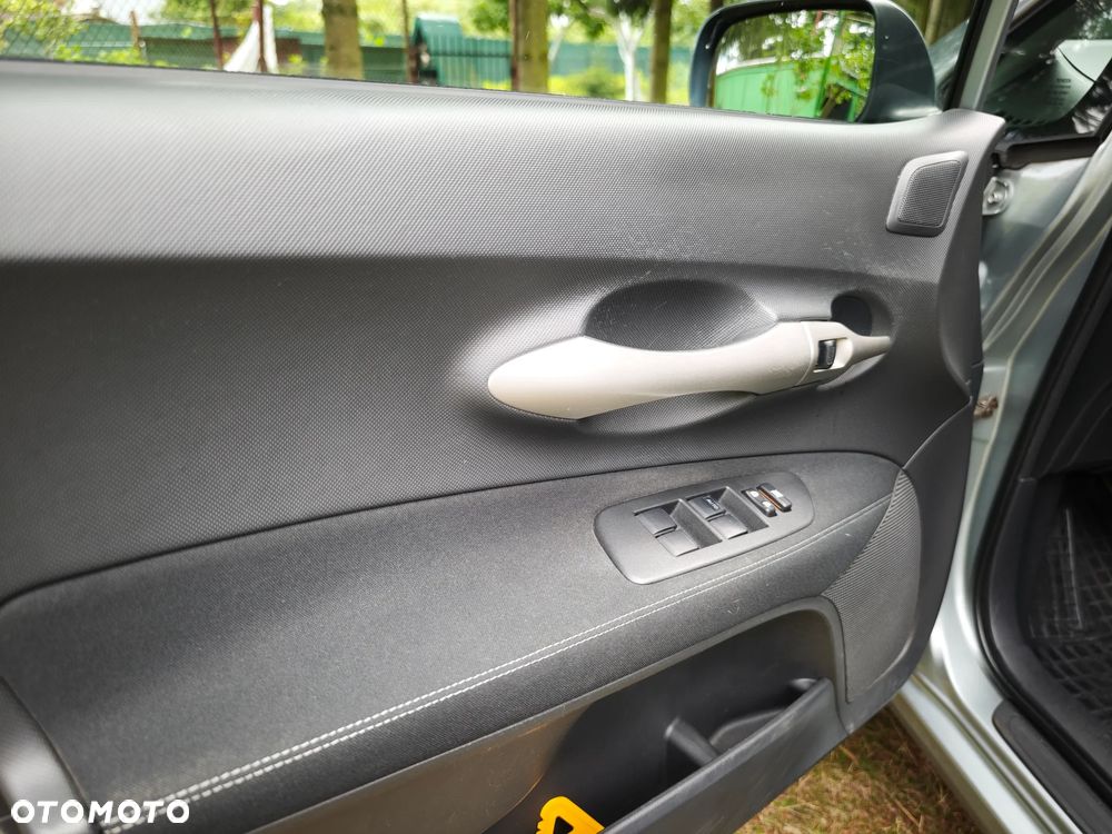 Toyota Auris 1.6 Sol - 11