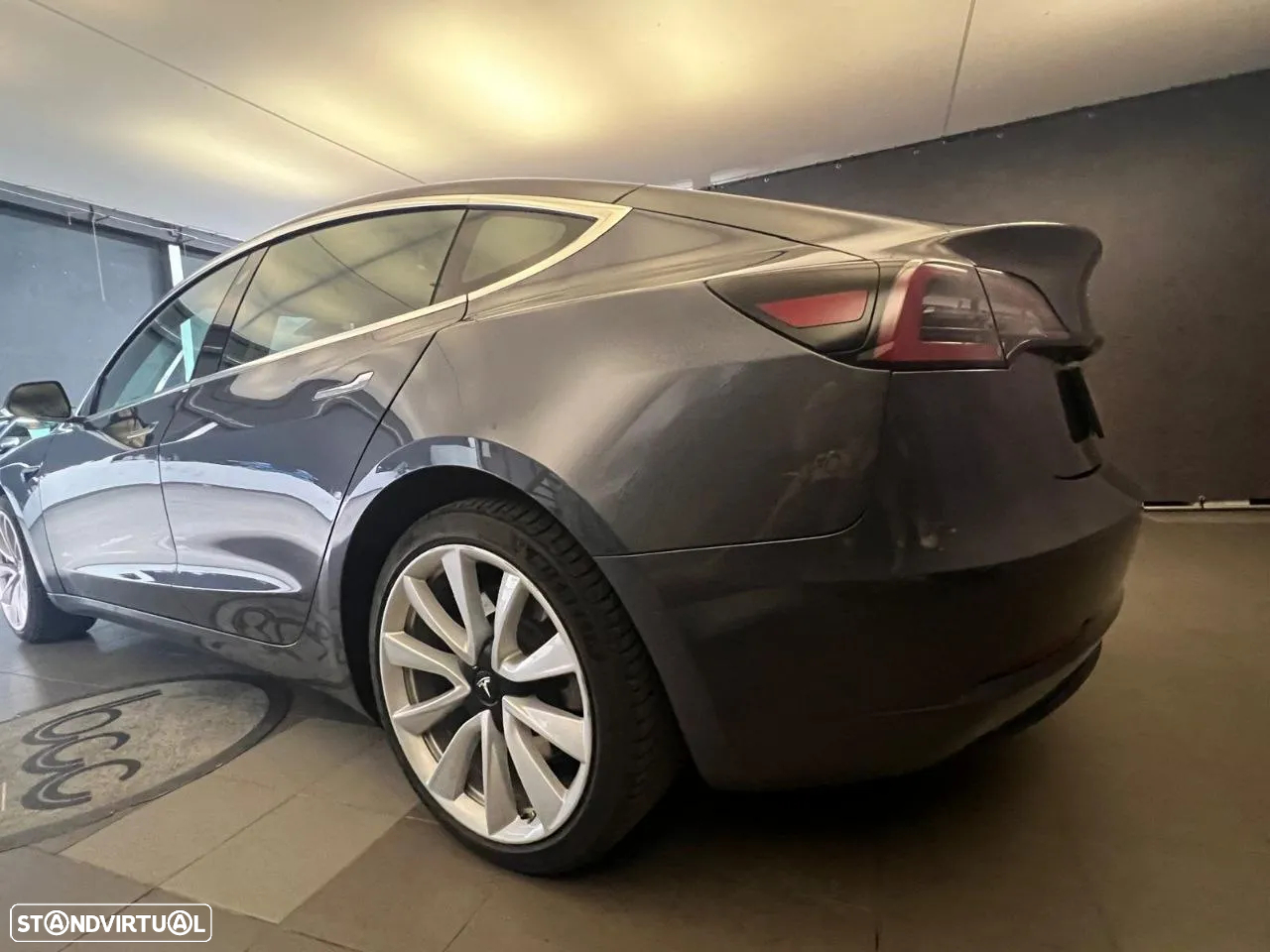 Tesla Model 3 Standard Range Plus RWD - 3