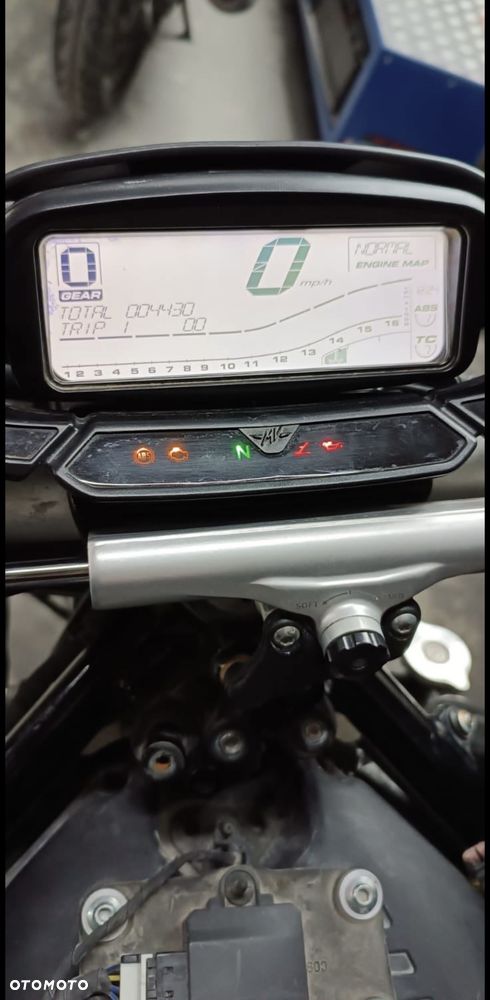 MV AGUSTA Brutale - 9
