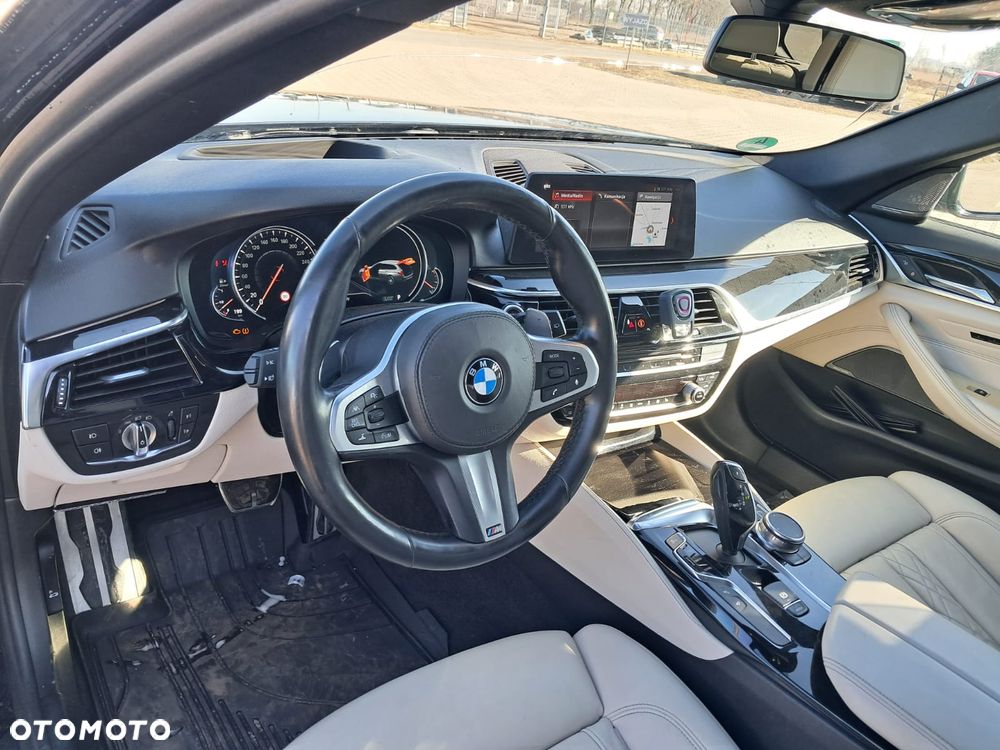 BMW Seria 5 530d xDrive Sport Line - 7