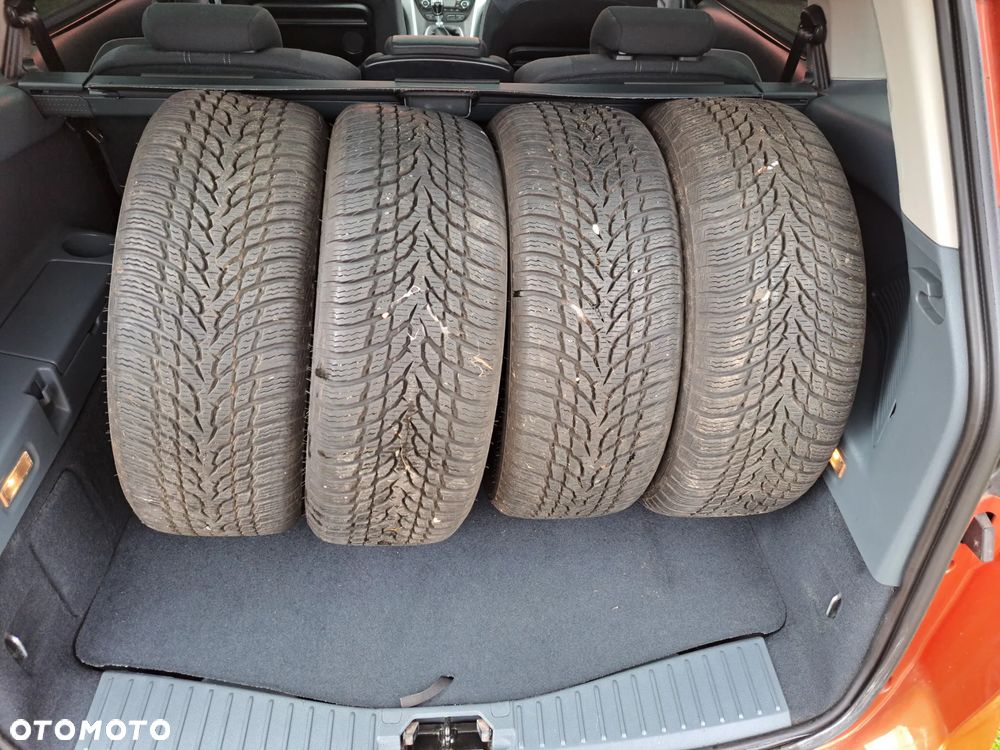 Ford Grand C-MAX - 24