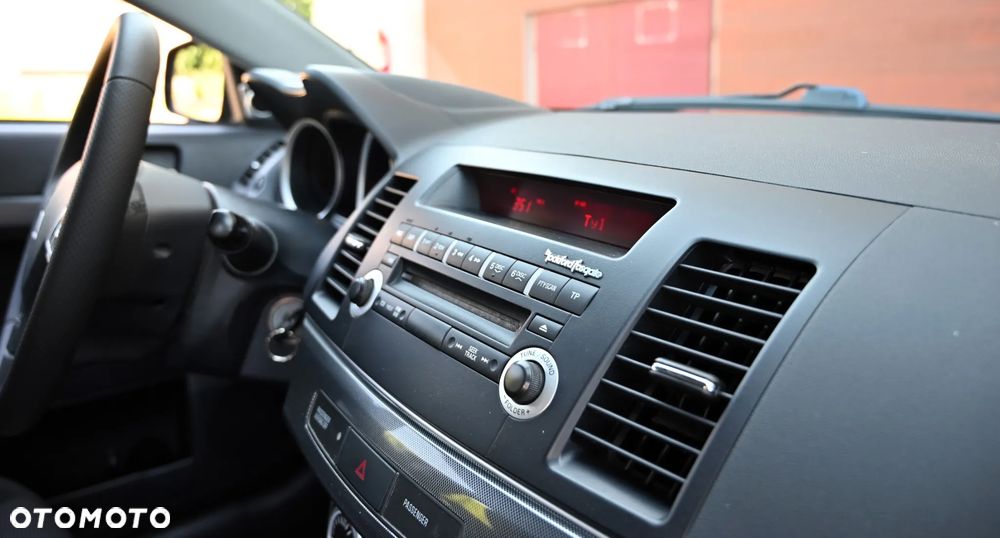 Mitsubishi Lancer - 25