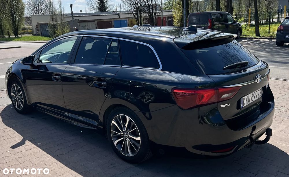 Toyota Avensis 1.8 Premium MS - 12