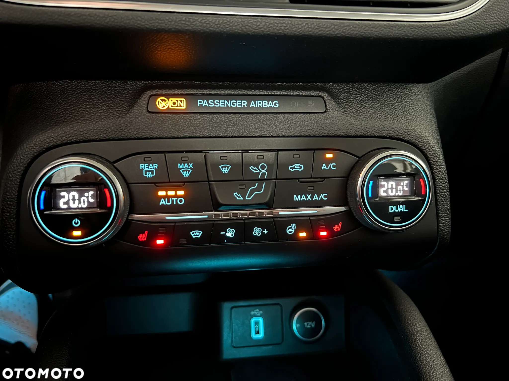 Ford Focus 1.0 EcoBoost Titanium Business - 28