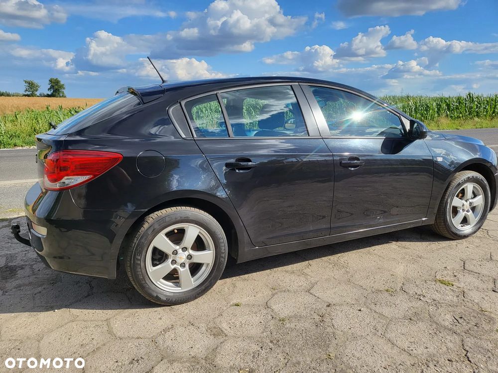 Chevrolet Cruze 1.6 - 24