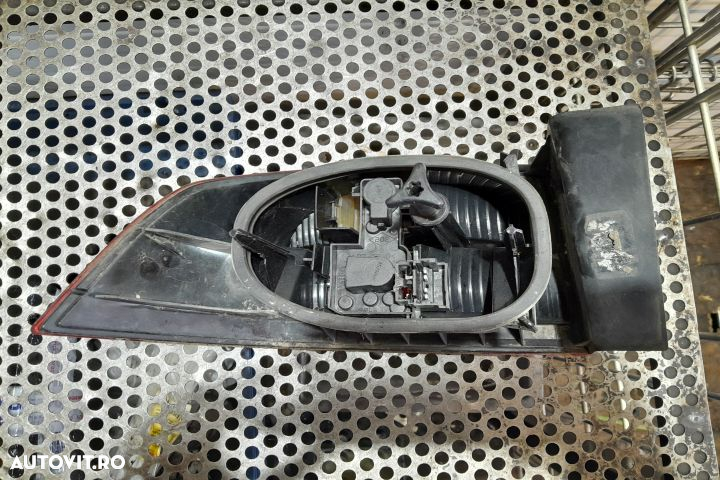 Lampa / Tripla stop DREAPTA pe aripa Renault Laguna 2 [2001 - 2005] L - 3