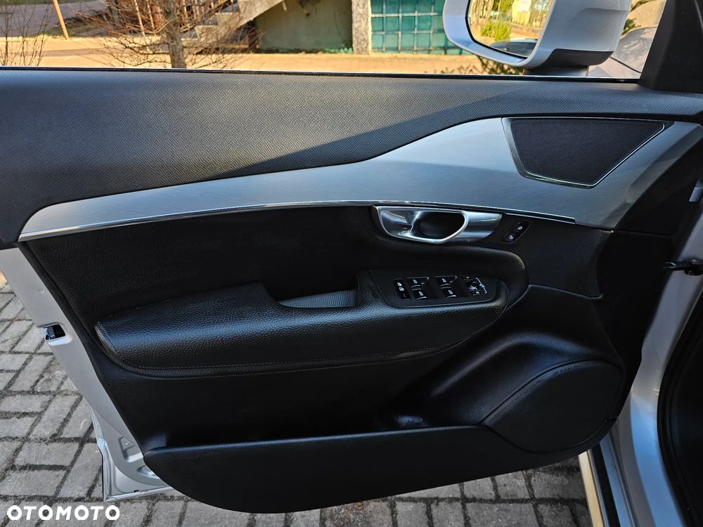 Volvo XC 90 D5 AWD Geartronic Kinetic - 20