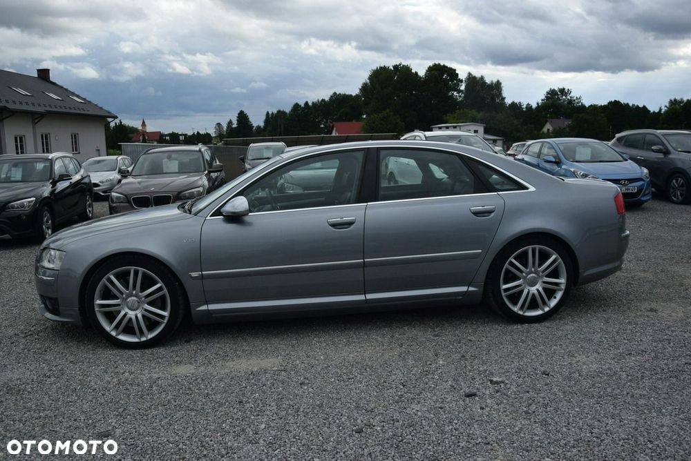 Audi S8 - 10