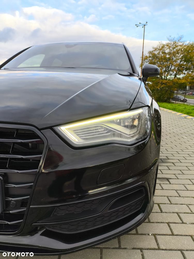 Audi A3 Sportback 2.0 TDI S tronic S line Sportpaket - 19