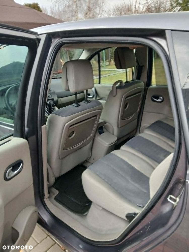 Renault Scenic 1.6 16V Expression - 10