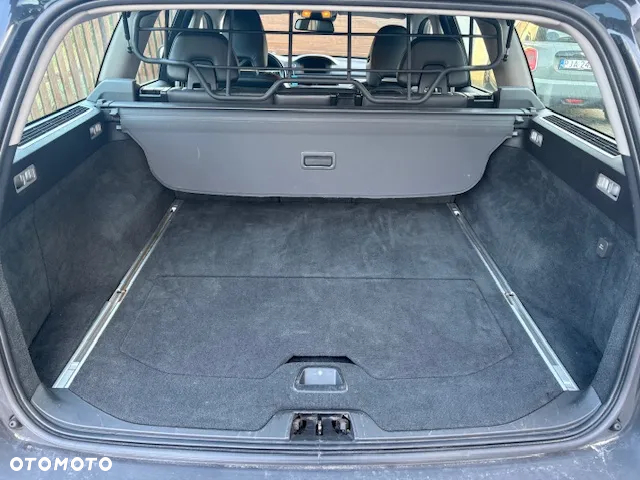 Volvo XC 70 2.4D AWD Momentum - 8