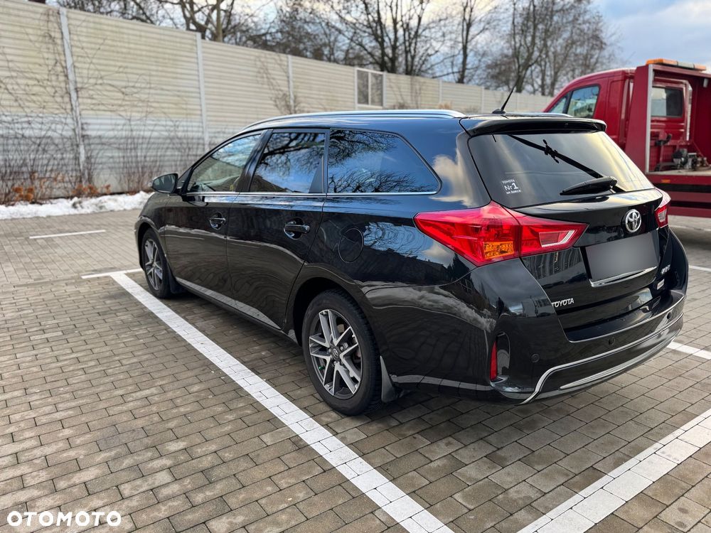 Toyota Auris 1.4 D-4D Premium EU5 - 6