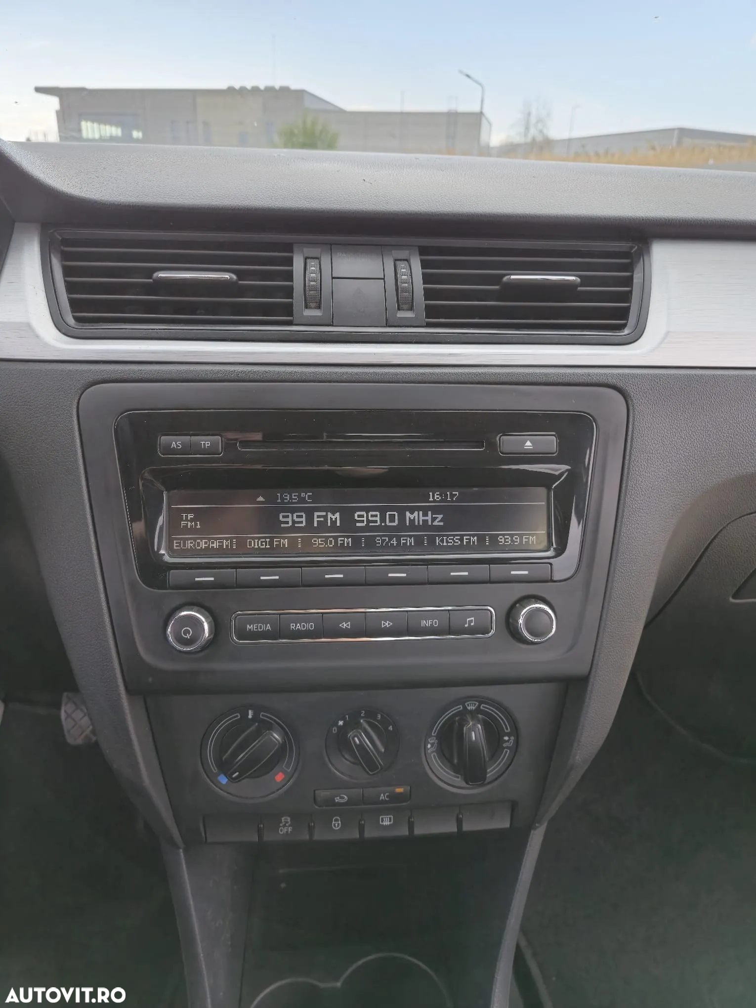 Skoda RAPID 1.6 TDI Ambition - 11