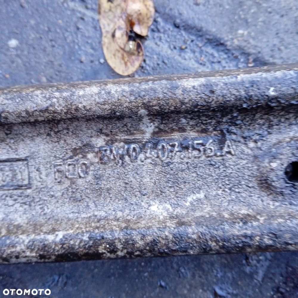 Wahacz prosty prawy A4 B9 8W0407156A - 2