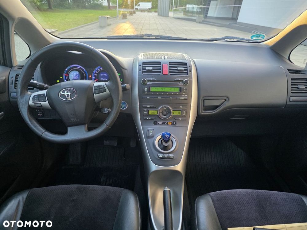 Toyota Auris - 11