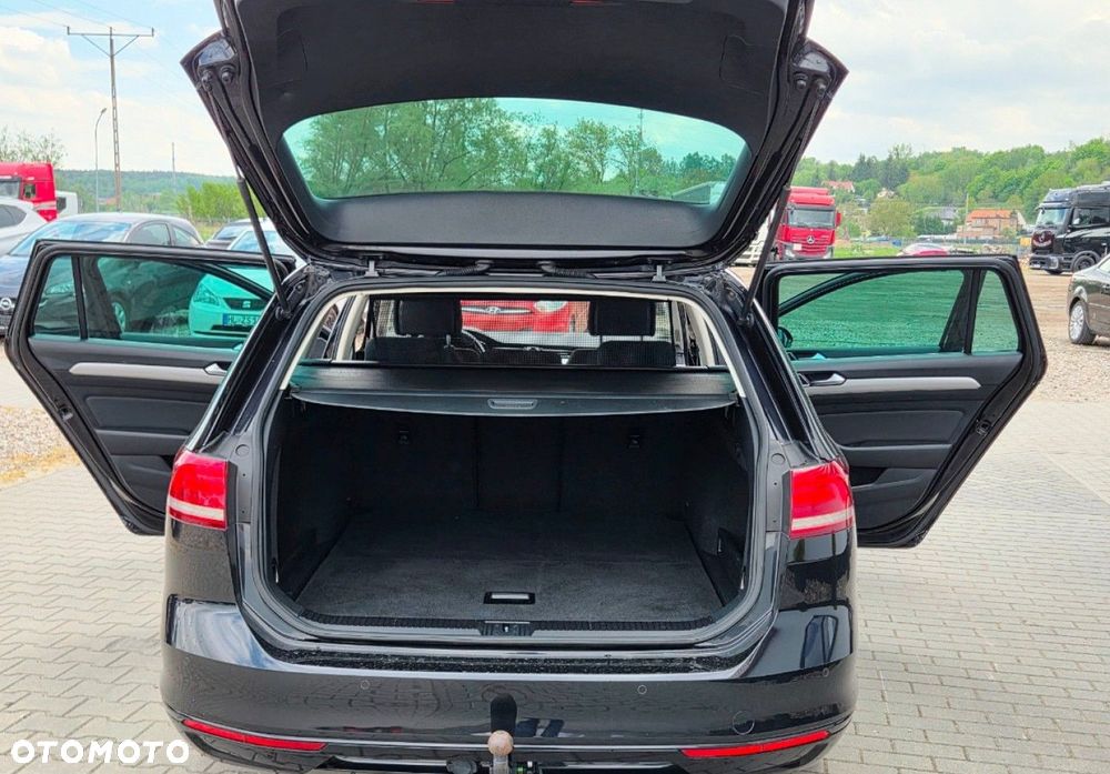 Volkswagen Passat - 30