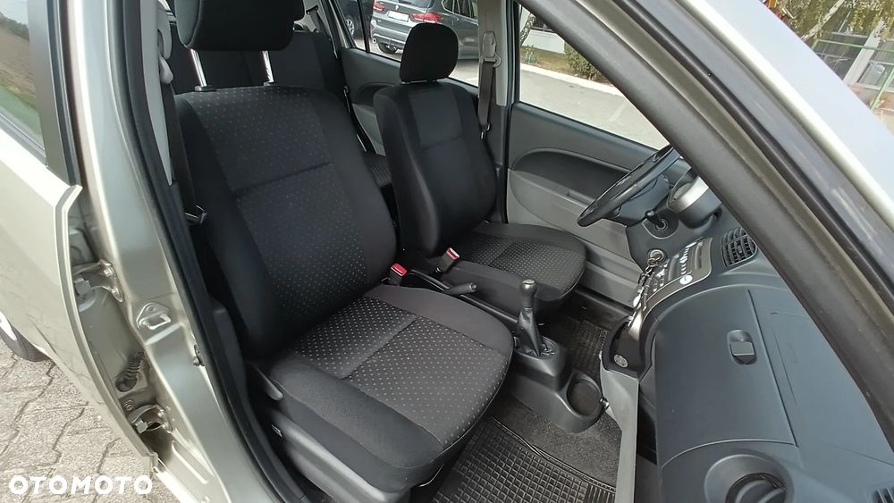 Daihatsu Sirion - 17