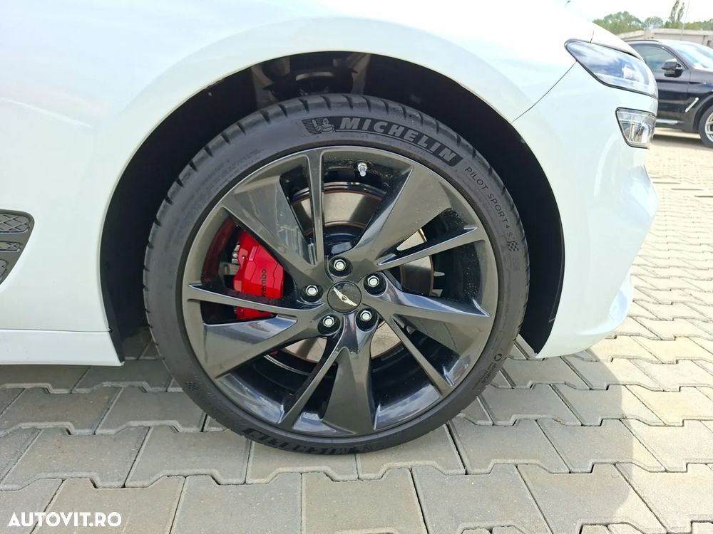 Genesis G70 2.0T Plus AWD 8AT Sport - 17