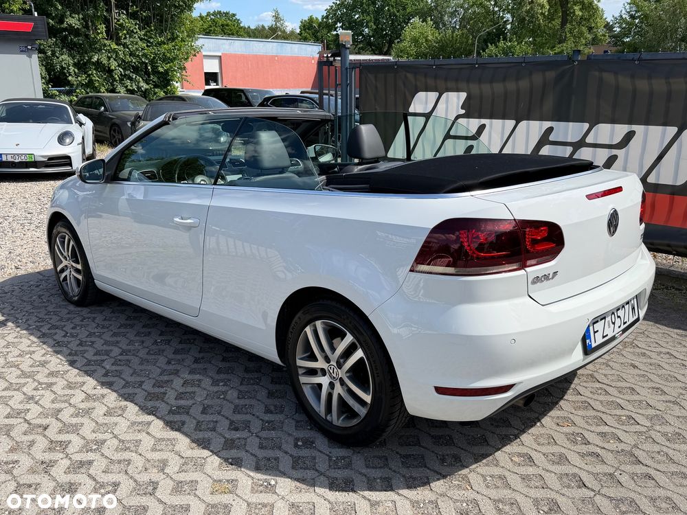 Volkswagen Golf 1.6 TDI DPF Highline - 16