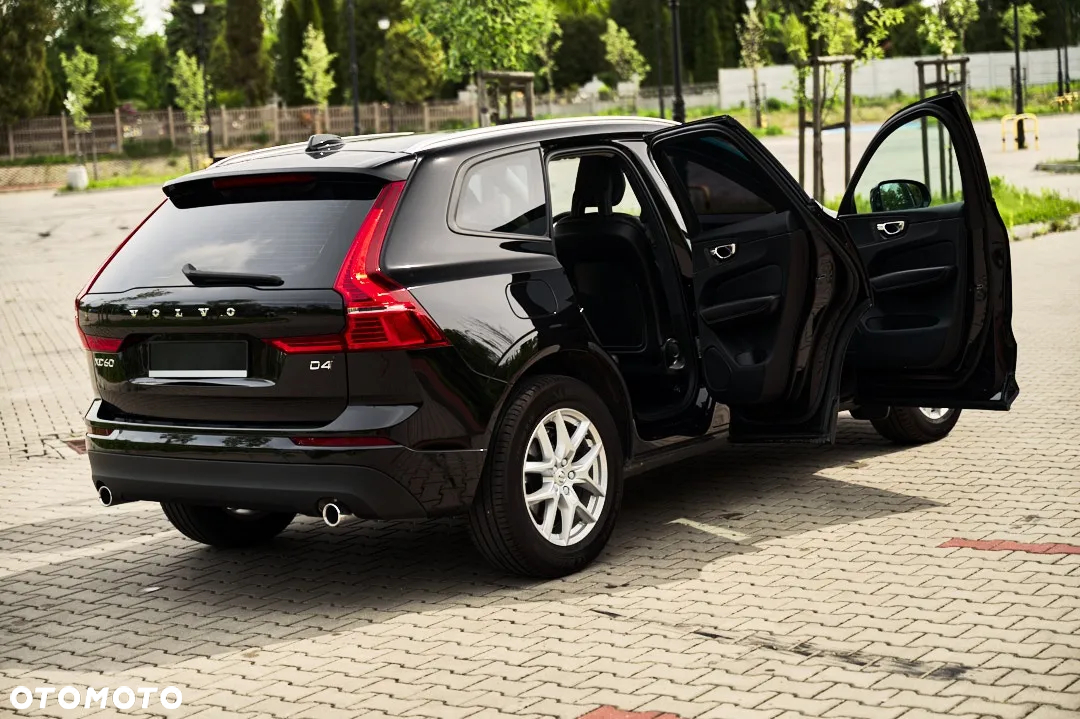 Volvo XC 60 D4 Momentum Pro - 23
