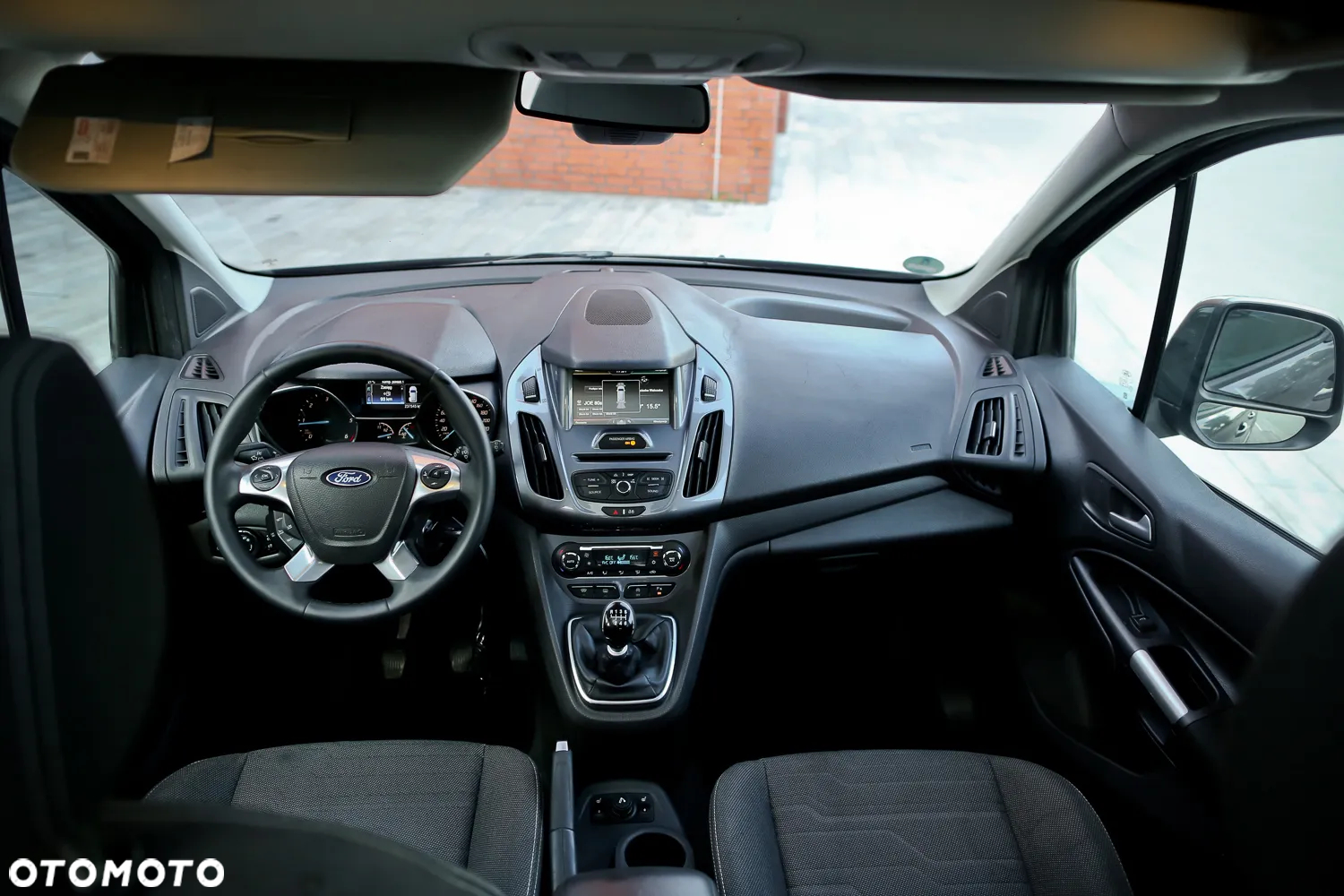 Ford Tourneo Connect Grand - 24