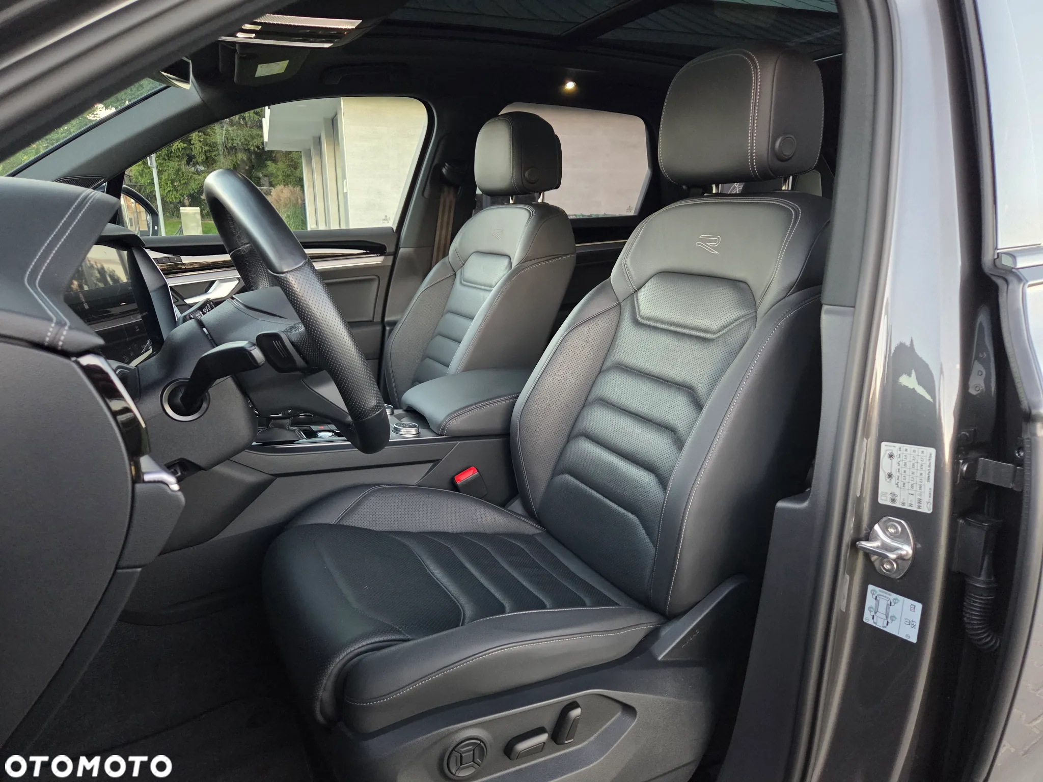 Volkswagen Touareg 3.0 V6 TFSI 4Motion R-Line - 29