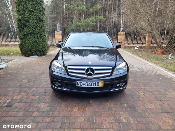 Mercedes-Benz Klasa C 180 BlueEFFICIENCY Elegance