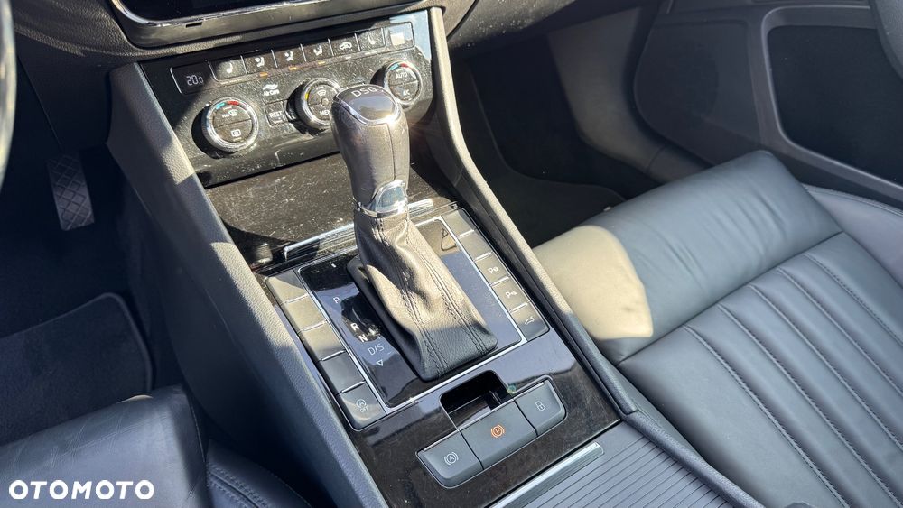 Skoda Superb 2.0 TDI DSG Style - 40