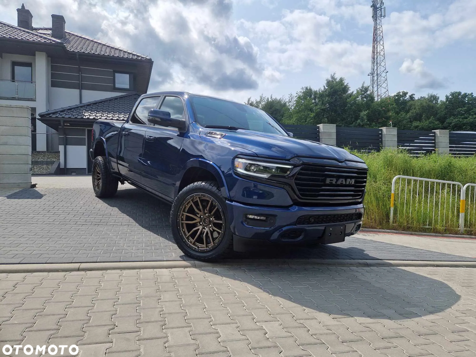 Dodge RAM 1500 5.7 4x4 - 14