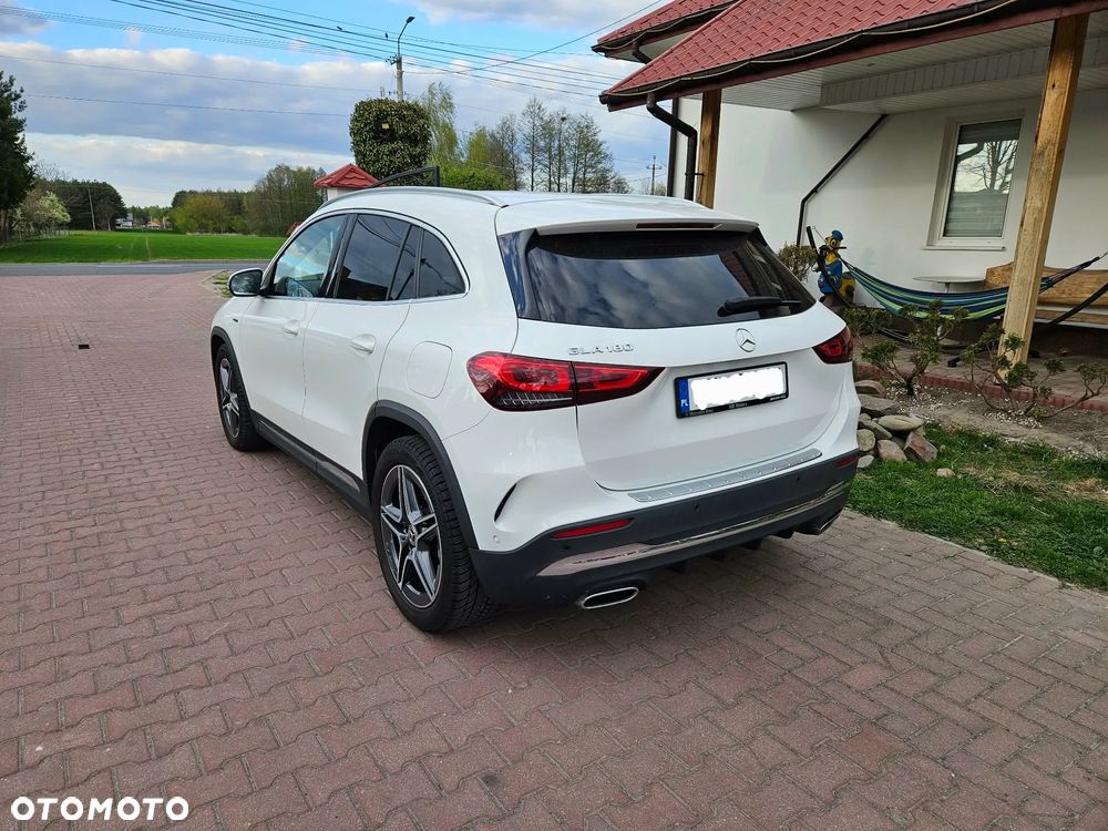 Mercedes-Benz GLA 180 AMG Line - 4