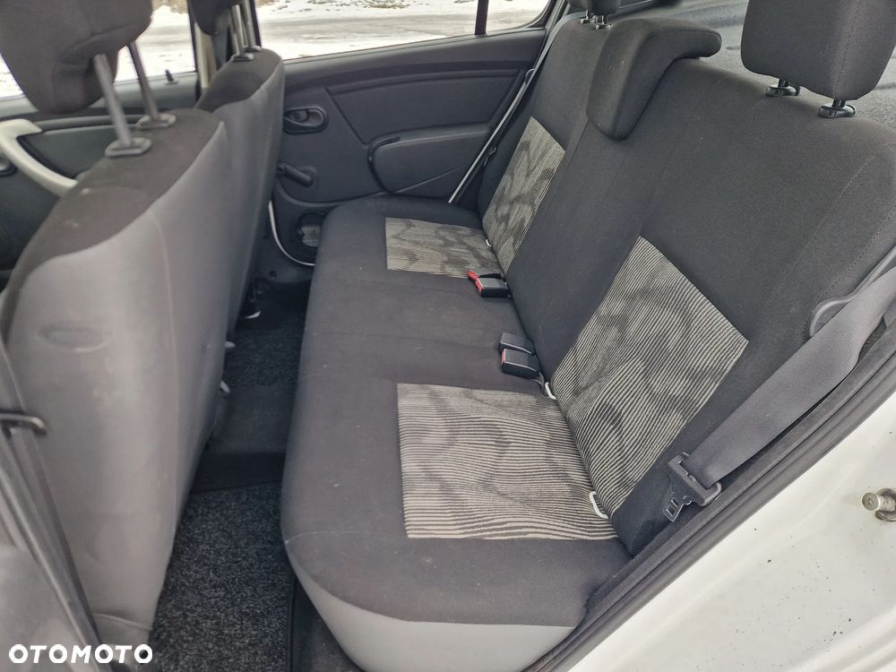 Dacia Sandero - 6