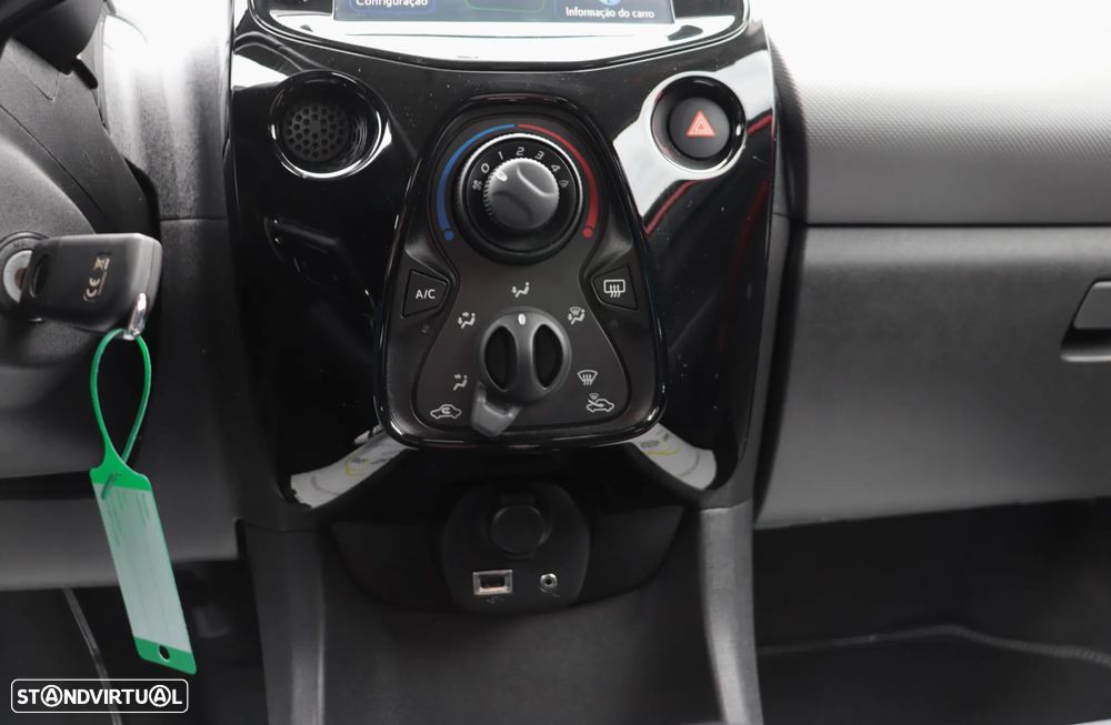 Peugeot 108 1.0 VTi Style - 24