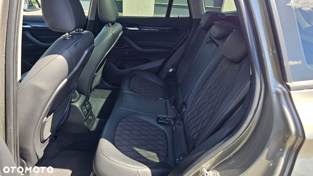BMW X1 xDrive20d xLine - 14