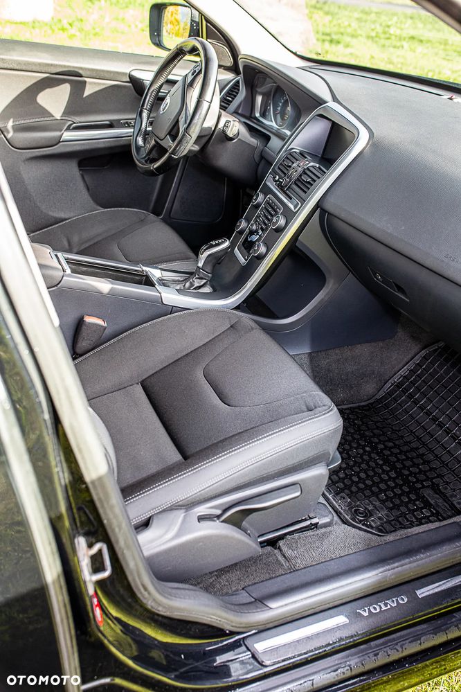 Volvo XC 60 D4 AWD Base - 5