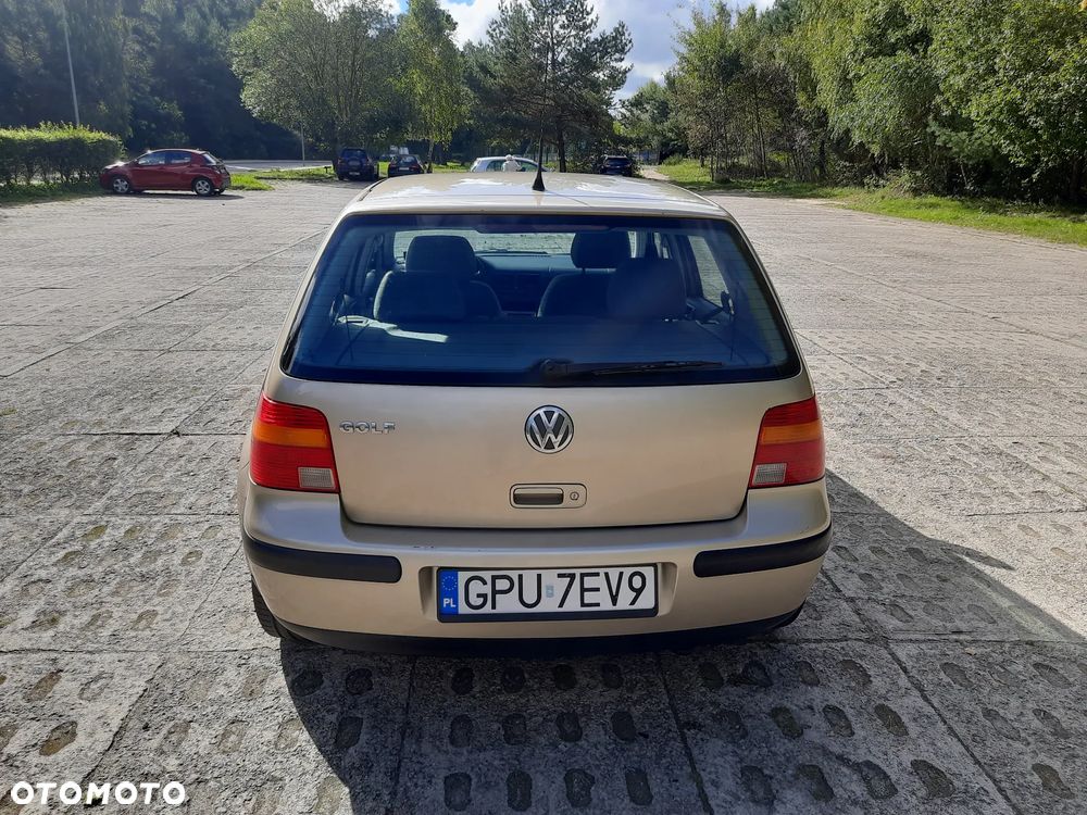Volkswagen Golf - 5