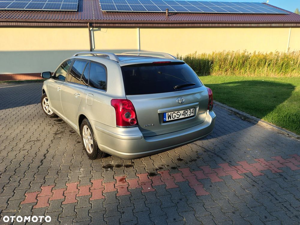 Toyota Avensis - 4