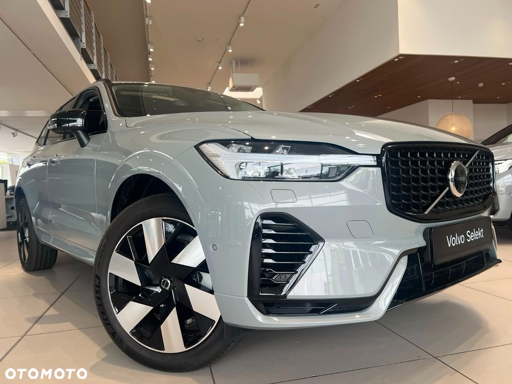 Volvo XC 60 T8 Plug-In Hybrid AWD Ultimate Dark - 4