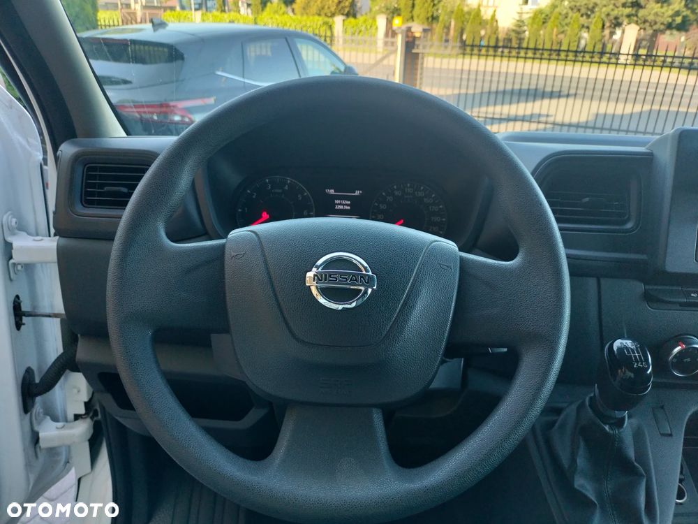 Nissan NV400 - 26