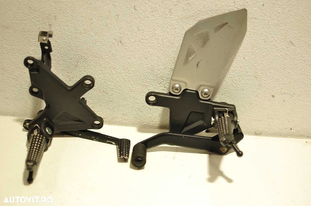 Parbriz catalizator oglinzi suport numar Kawasaki ZX10R 2011 - 1
