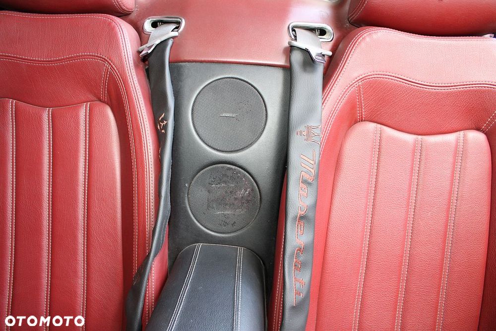 Maserati GranCabrio - 12