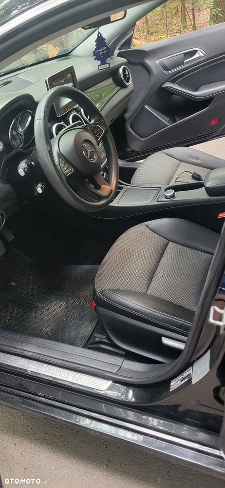 Mercedes-Benz CLA 200 7G-DCT - 11