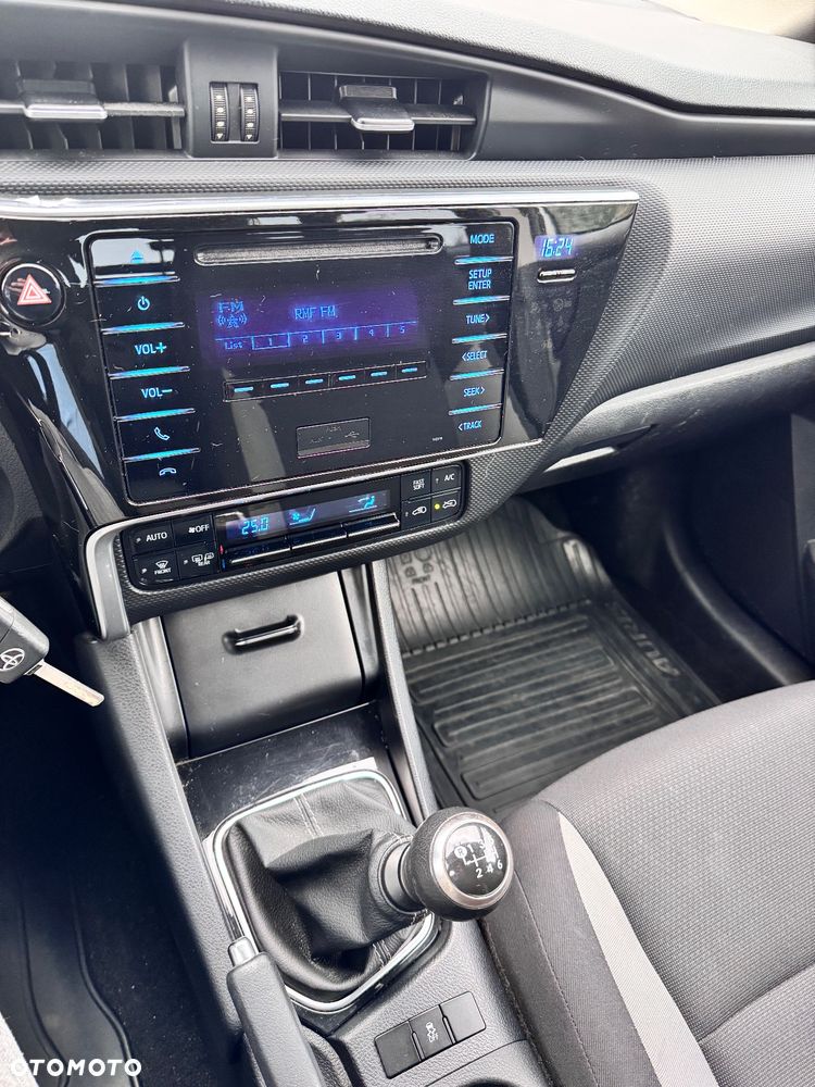 Toyota Auris 1.6 Comfort - 24