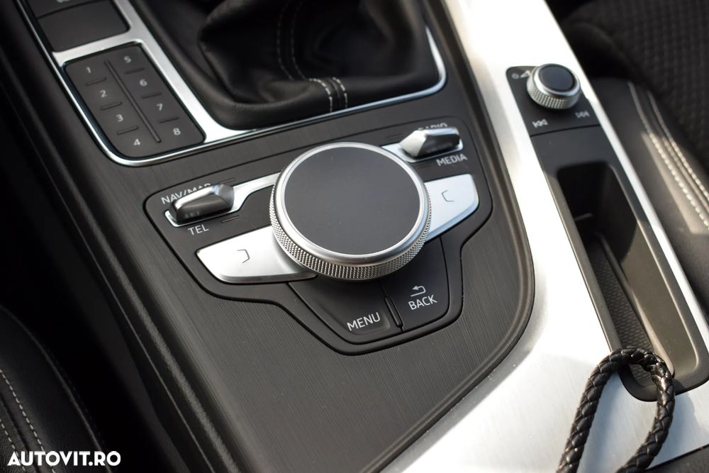 Audi A4 2.0 TDI DPF S line Sportpaket - 32